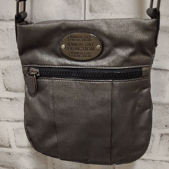 Kenneth Cole Reaction Gray Crossbody Bag with Metallic Sheen - Picture 1 of 5